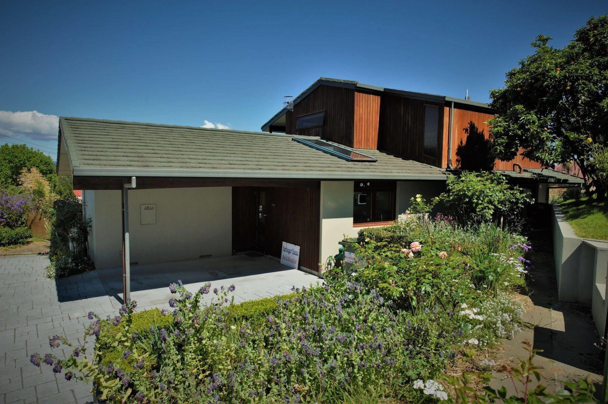 Harbinger House Bed & Breakfast Tauranga Exterior photo